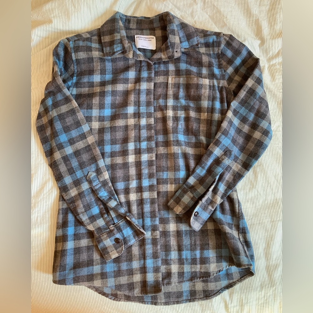 Androgynous Fox button down S